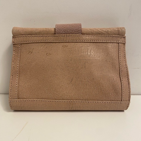 Elegant Tan/Nude Women's Clutch - Picture 4 of 7